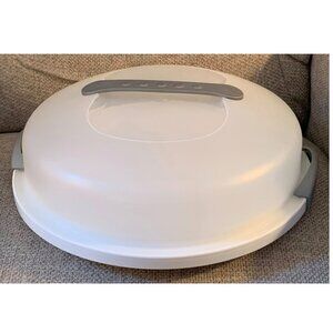 Sterilite Covered Latching Dome Cake Carrier (0200-B)
